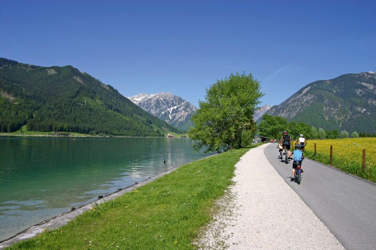 Via Bavarica Tyrolensis | Radfahren am See in Maurach