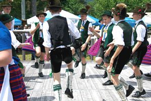 Hirschbergler Waldfest |  Schuhplattler